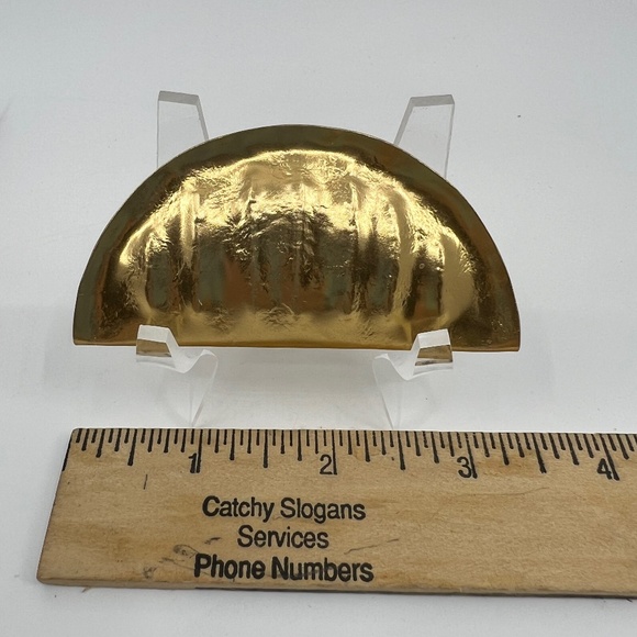 Vintage Beth Schwartz Golden Dumpling/Pierogi/Knish/Taco/Empanada Pin/Brooch - Picture 1 of 16